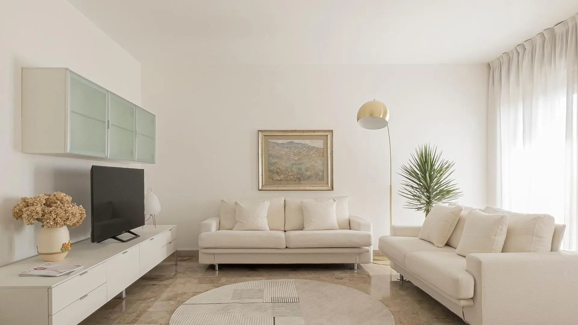 Apartment With City View Mestre Train Station location